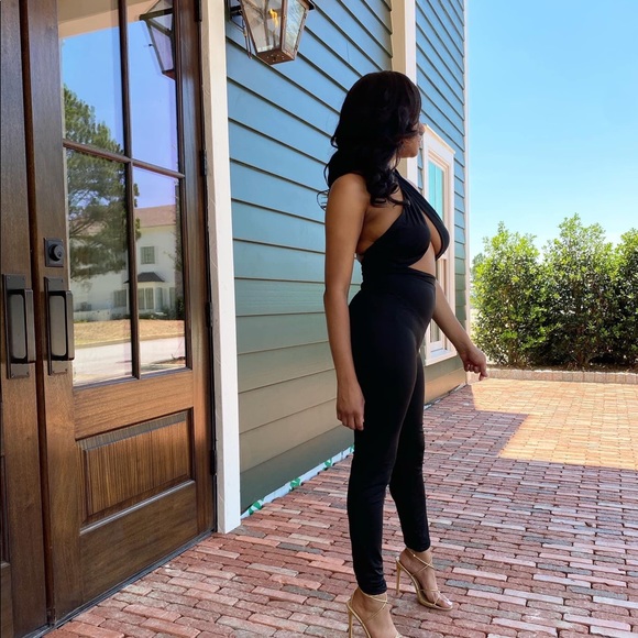 Tie Neck Jumpsuit 🔥 - Picture 2 of 2